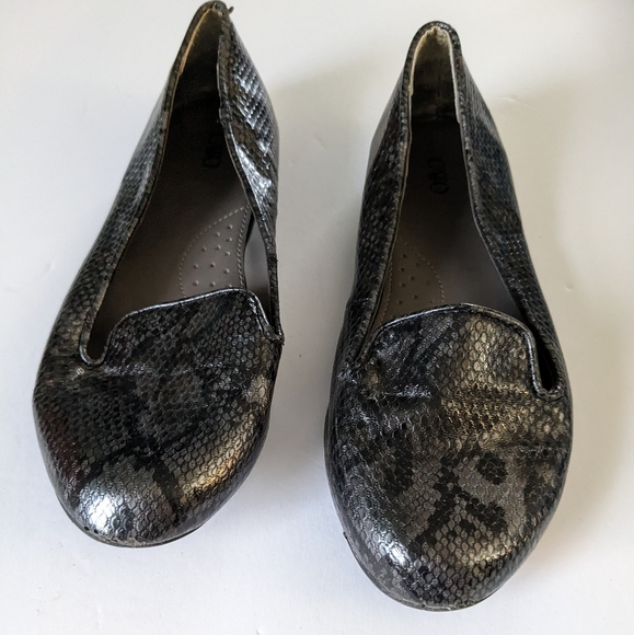 Snakeskin Loafer Size 8W - Picture 2 of 5